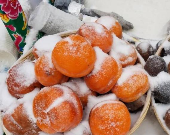 東北的食物被凍有多好?凍梨凍柿子根本不算啥,看到它:逗我呢?