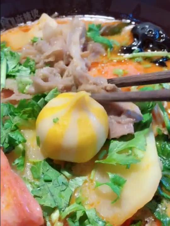 深夜放毒 你有一份麻辣燙待接收